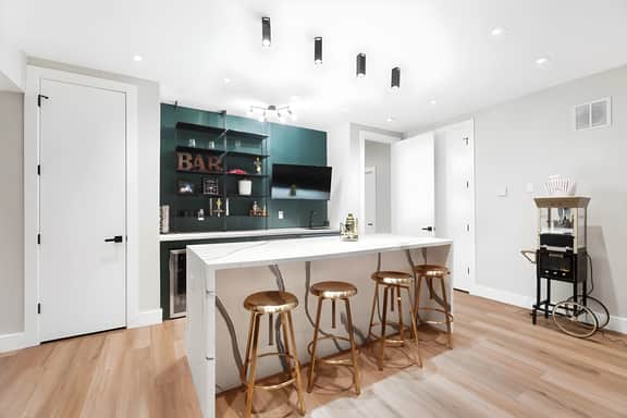 *NEW Modern 4BR retreat Entertainment & Relaxation
